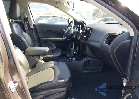 2019 Jeep Compass Altitude Fwd z USA, uszkodzony, nr VIN 3C4NJCBB9KT832669